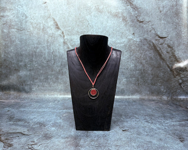 Eclipsing Circle Necklace (red)
