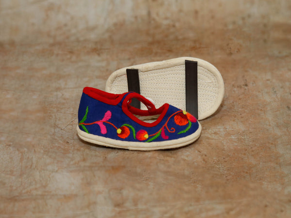 Embroidered Shoe Magnet  Blue'L'