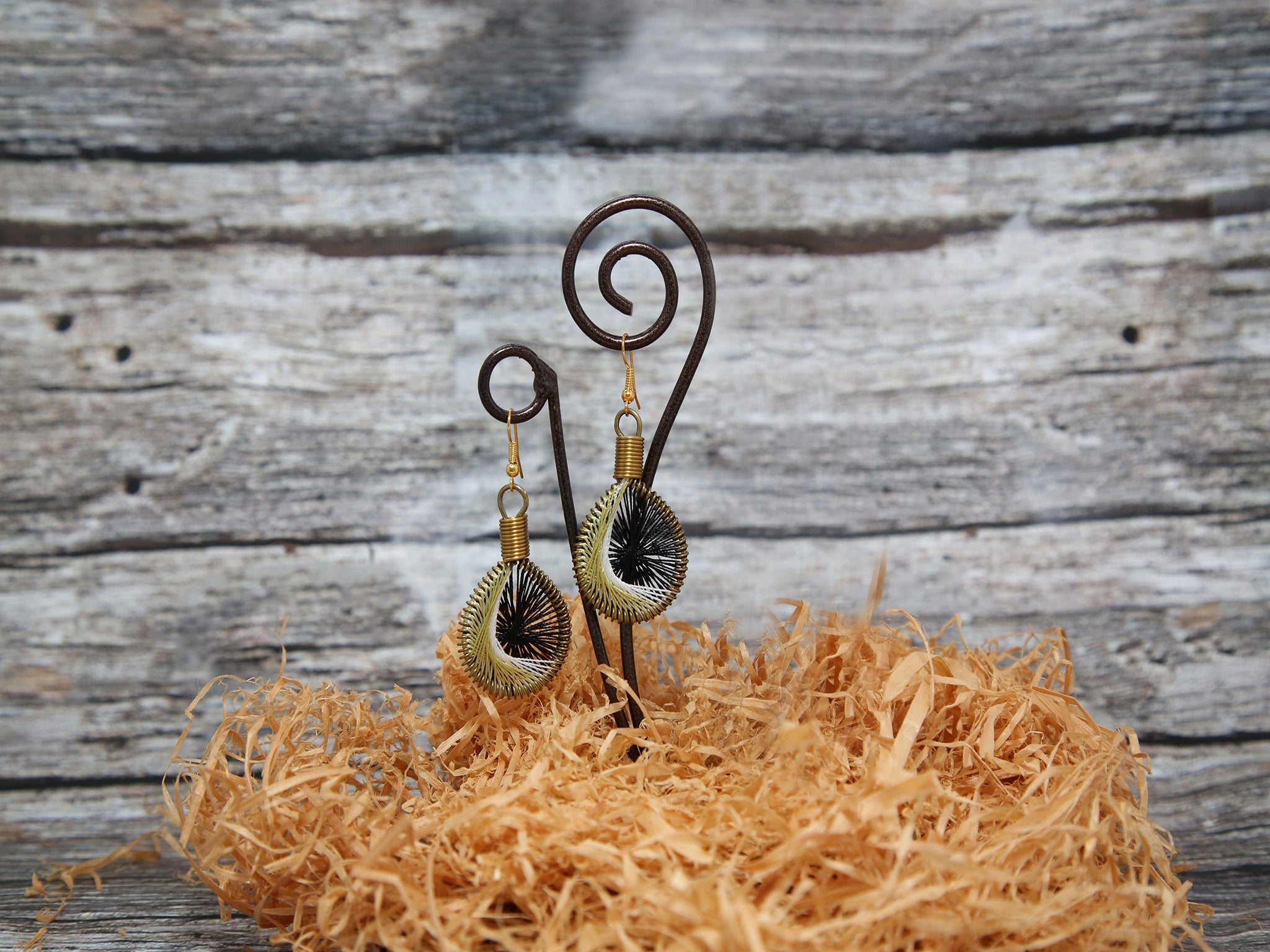 Earrings Hilal-Olive 2.5x4cm
