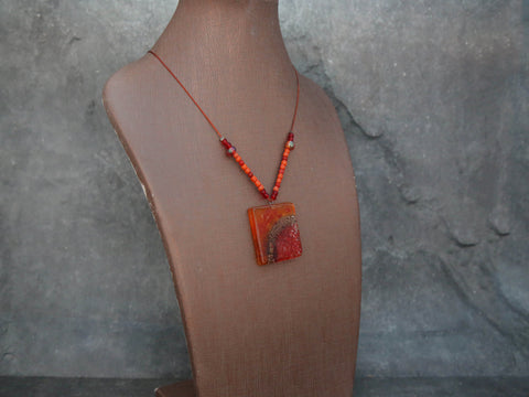 Hu Pendant Necklace in Red
