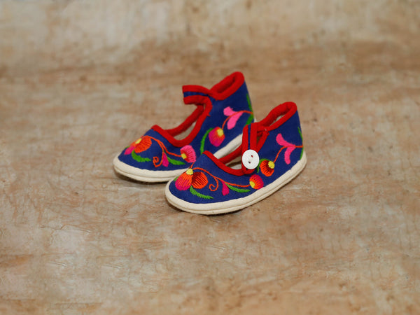 Embroidered Shoe Magnet  Blue'L'